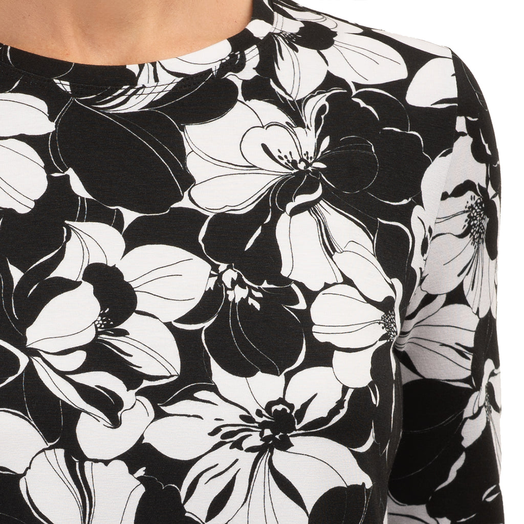 Yoke Relaxed Tee in Valencia Black