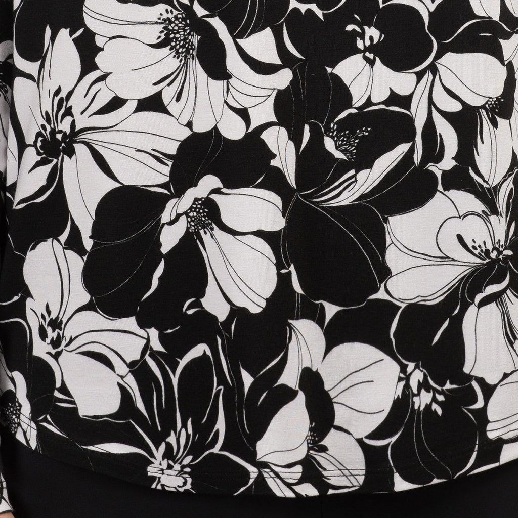 Yoke Relaxed Tee in Valencia Black