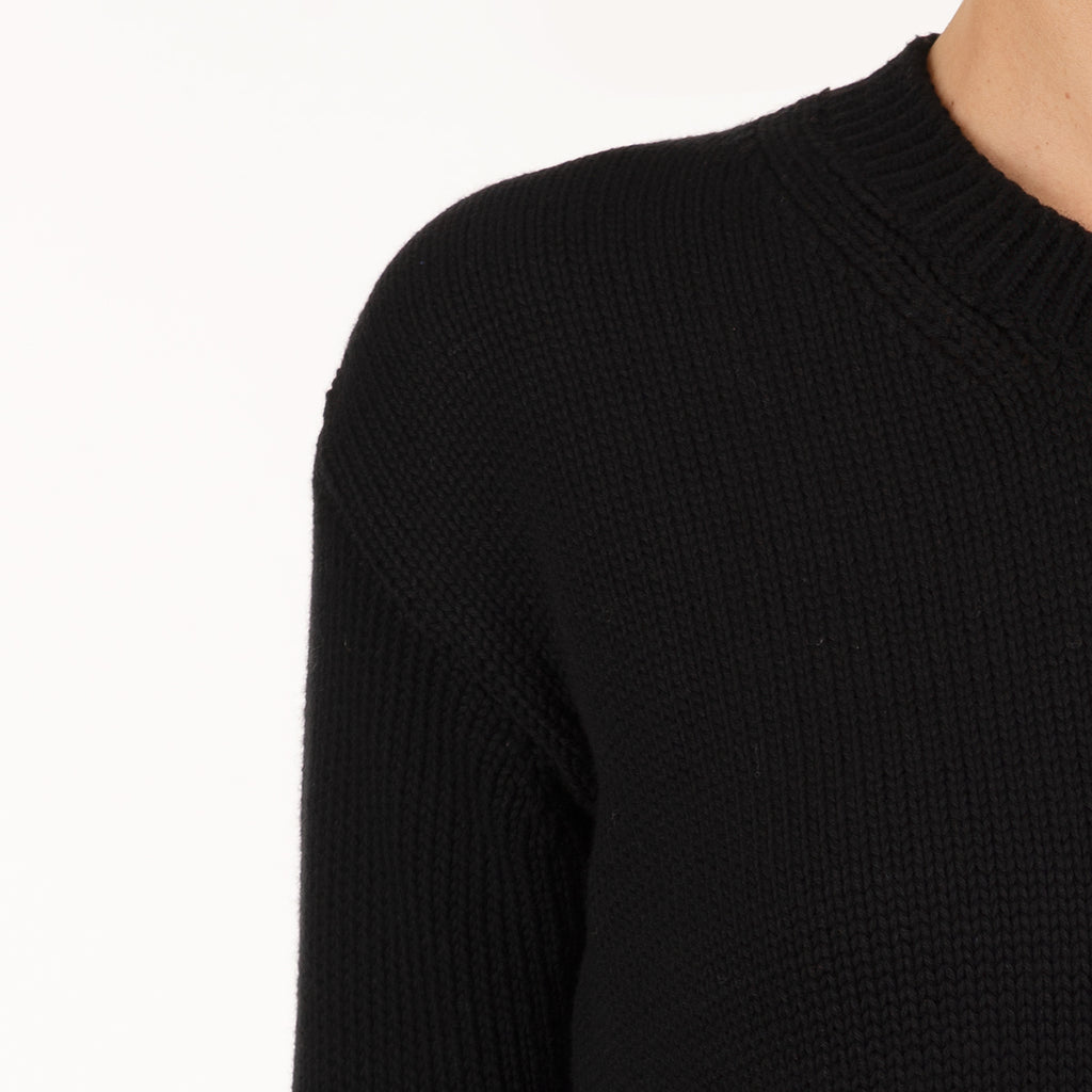 Oversized Round Neck Pullover in Black